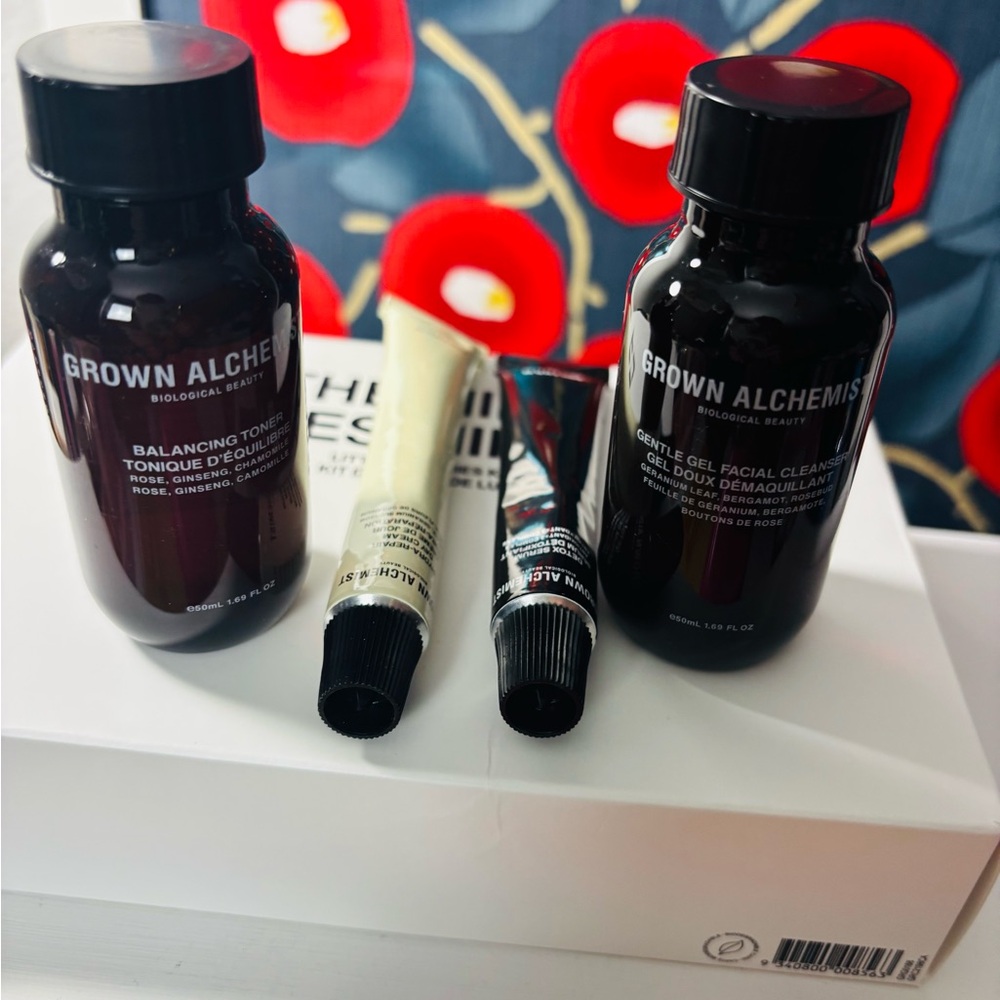 Grown Alchemist Skincare Set: Toner, Cleanser, Detox Serum, Hydra repair cream